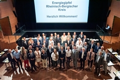 Energiegipfel Rheinisch-Bergischer Kreis: Vertreterinnen und Vertreter von Wirtschaft, Energieversorgern sowie aus Politik und Verwaltung stimmen gemeinsames Vorgehen in Energiefragen ab