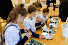 12.000 Kinder und Jugendliche für Naturwissenschaften begeistert – zdi-Netzwerk MINT Rhein-Berg feiert 10-jähriges Jubiläum mit seinen Partnerinnen und Partnern 